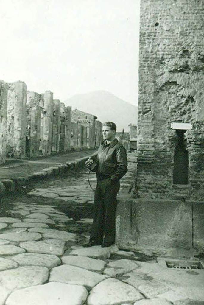 Arch of Caligula. 1945. Looking north through Arch towards west side of Via Mercurio.  
Photo courtesy of Rick Bauer.
