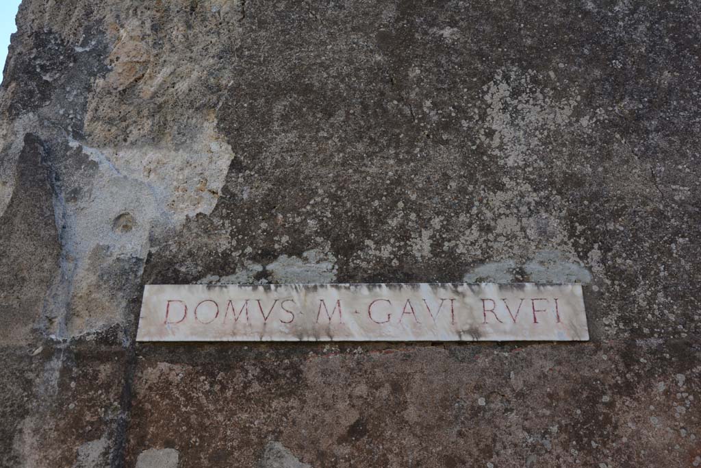 VII.2.16 Pompeii. October 2019. Identification name plate on front faade.
Foto Annette Haug, ERC Grant 681269 DCOR
