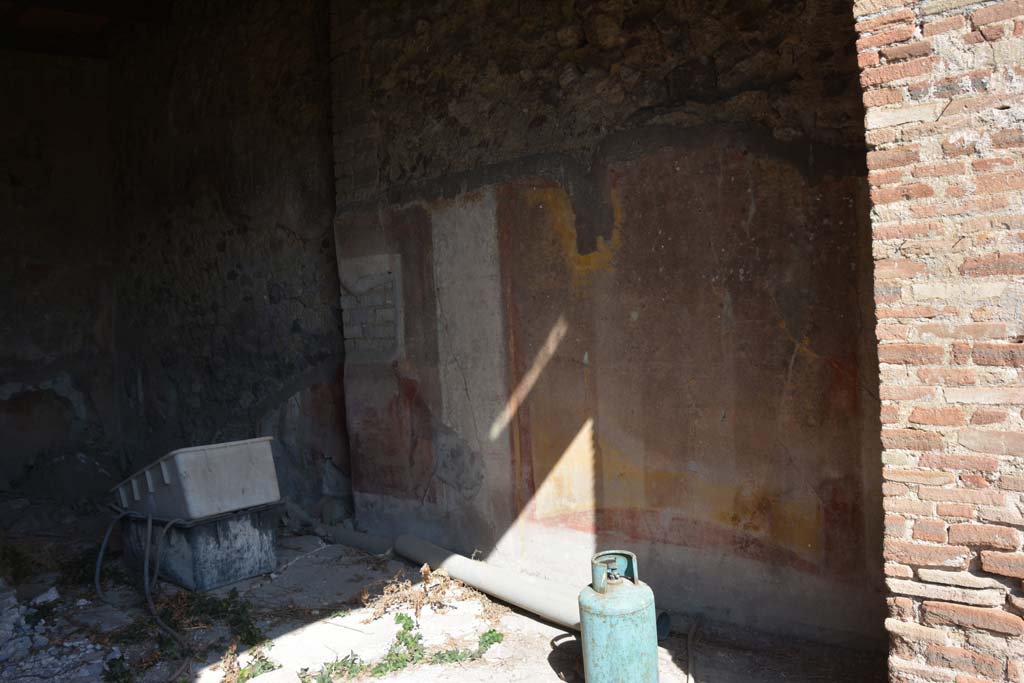VII.2.16 Pompeii. October 2019. Oecus 3, looking towards east wall.
Foto Annette Haug, ERC Grant 681269 DCOR.
