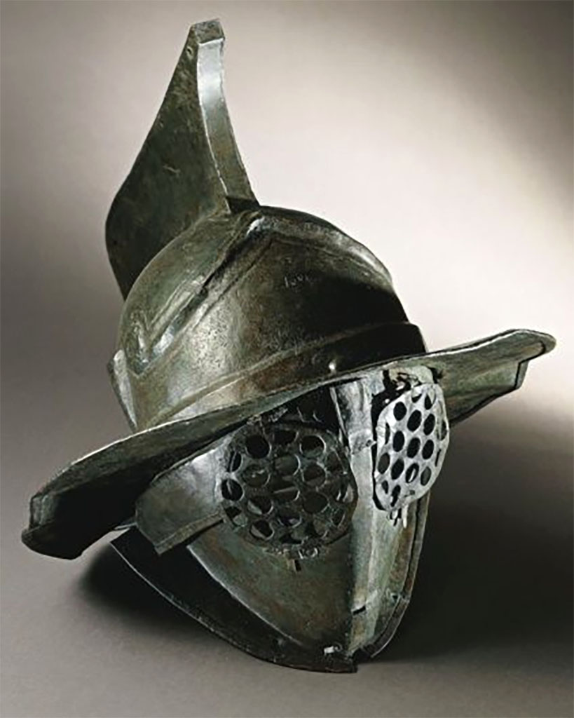 VIII.7.16 Pompeii. Gladiator helmet with undecorated top.
Now in Naples Archaeological Museum. Inventory number 5638.

