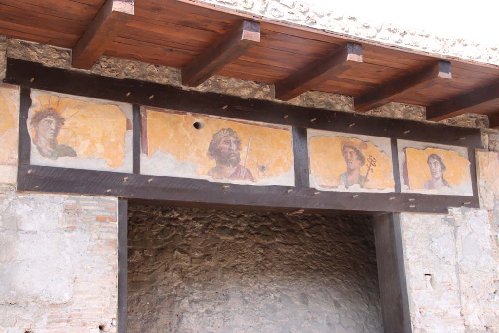 IX.7.1 Pompeii. December 2018. West side of entrance doorway. Photo courtesy of Aude Durand.