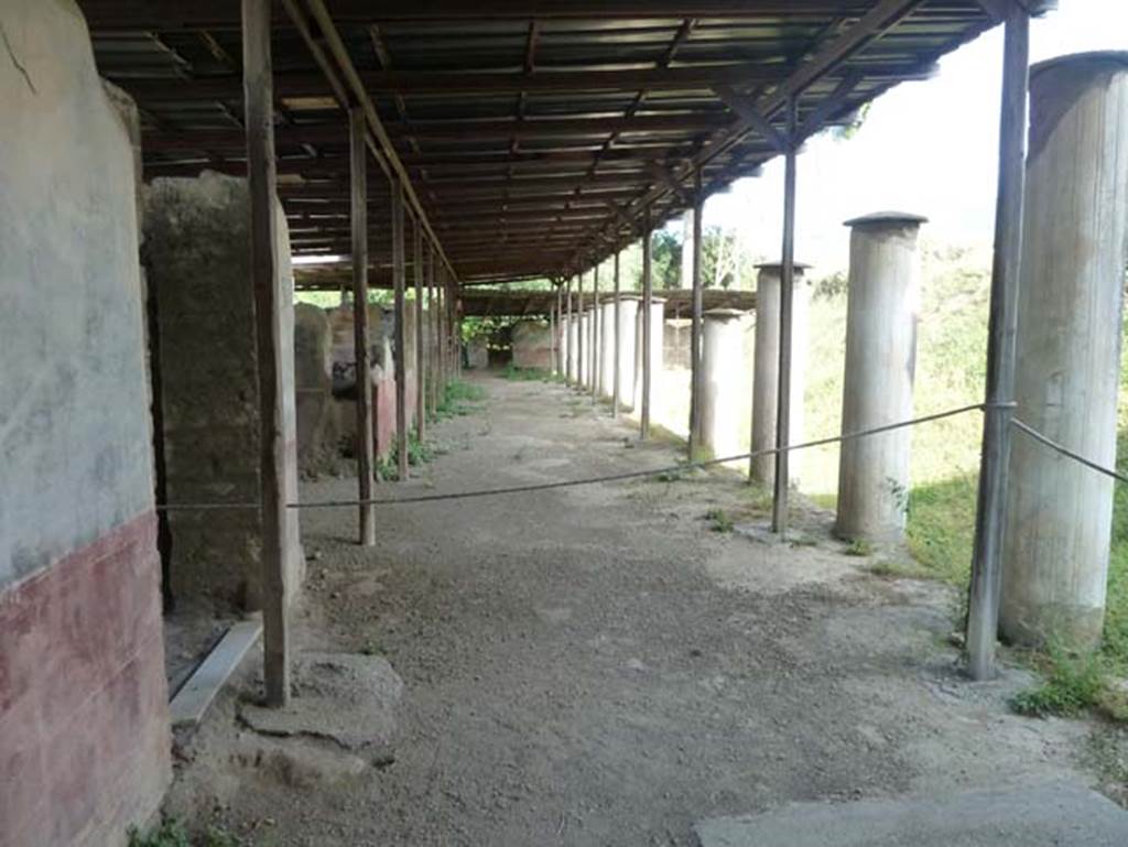 Stabiae, Secondo Complesso (Villa B), September 2015. Room 1, looking east along north portico of peristyle.