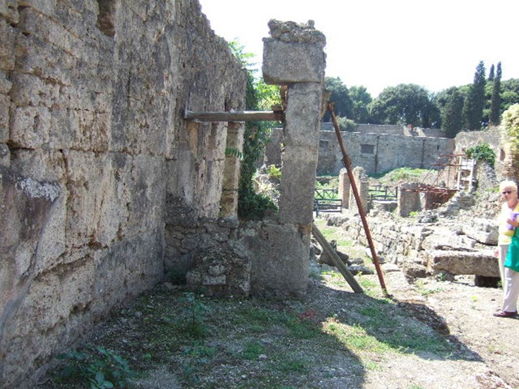 Looking west to remains of street altar next to the monumental entrance to I.5.1 Pompeii. September 2005. According to Van Andringa there was a possible street altar together with a bench here. See Van Andringa W., 2000. Rivista di studi pompeiani XI. Roma: LErma di Bretschneider. (p. 62, figs. 31a and b).




 
