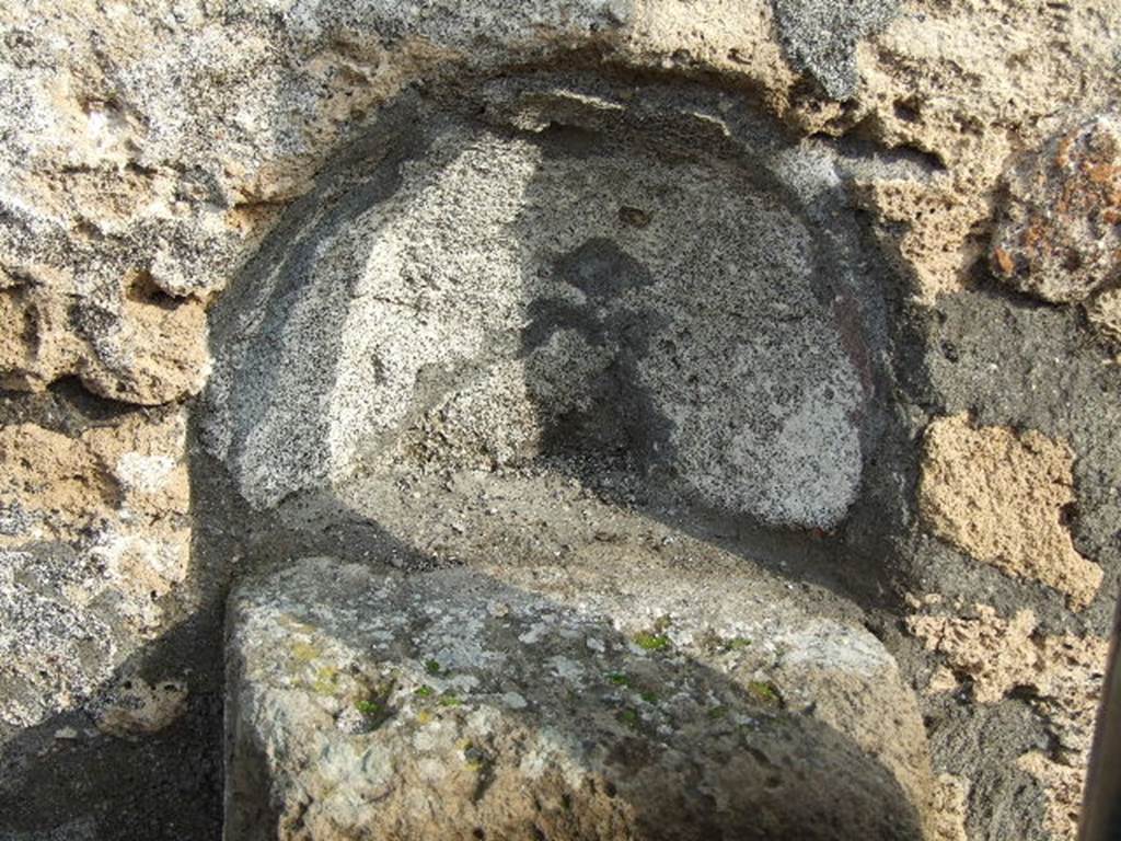 Street Altar at VIII.3.17. September 2005. Niche above street altar.