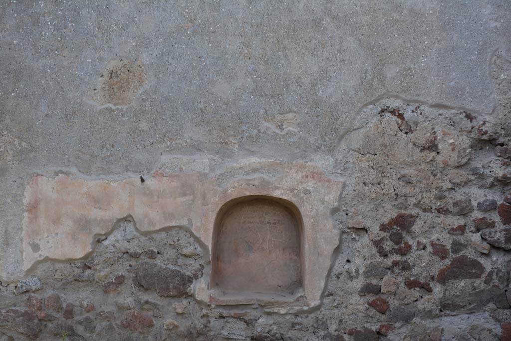 IX.5.9 Pompeii. May 2017. Room “n”, niche on north wall.
Foto Christian Beck, ERC Grant 681269 DÉCOR.
