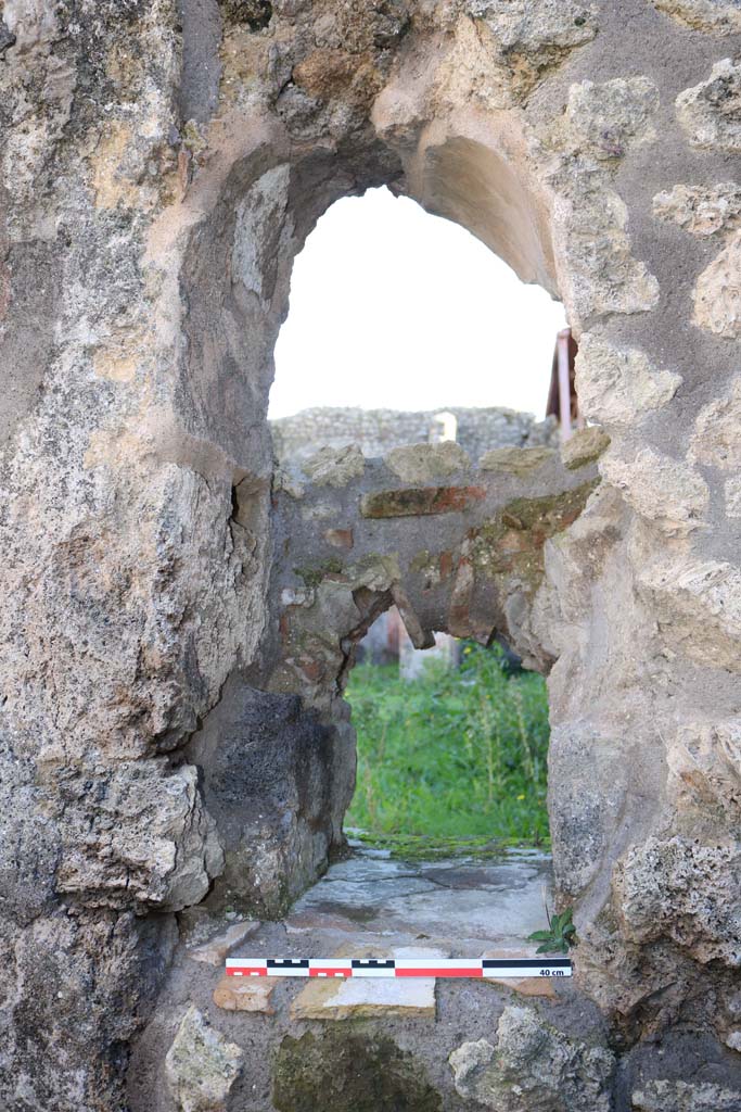 IX.7.24 Pompeii. December 2018. 
Detail of arched niche, looking south. Photo courtesy of Aude Durand.

