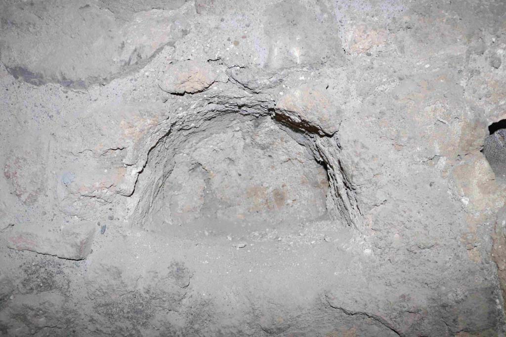 I.10.1 Pompeii. December 2018. Niche in west wall of kitchen area. Photo courtesy of Aude Durand.