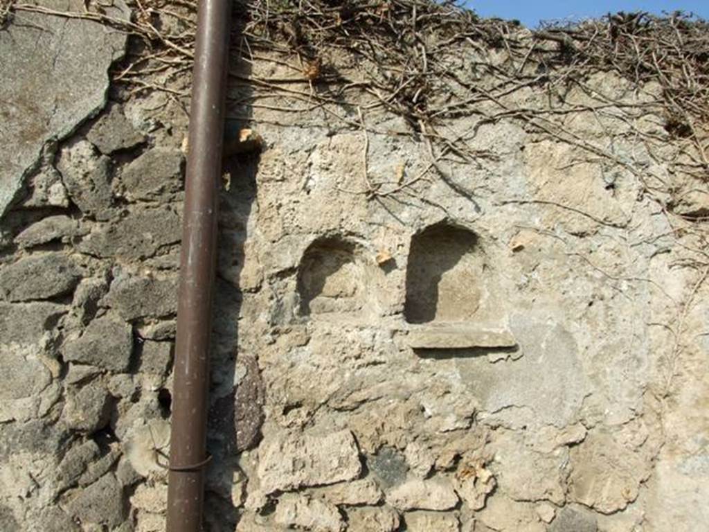 1.12.14 Pompeii. December 2007. Niches on north wall.