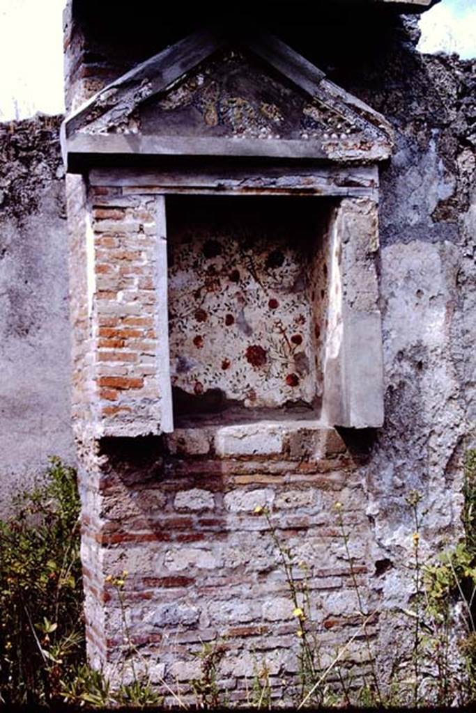 I.13.12 Pompeii. 1966. Lararium on west side of atrium. Photo by Stanley A. Jashemski.
Source: The Wilhelmina and Stanley A. Jashemski archive in the University of Maryland Library, Special Collections (See collection page) and made available under the Creative Commons Attribution-Non Commercial License v.4. See Licence and use details.
J66f0504
