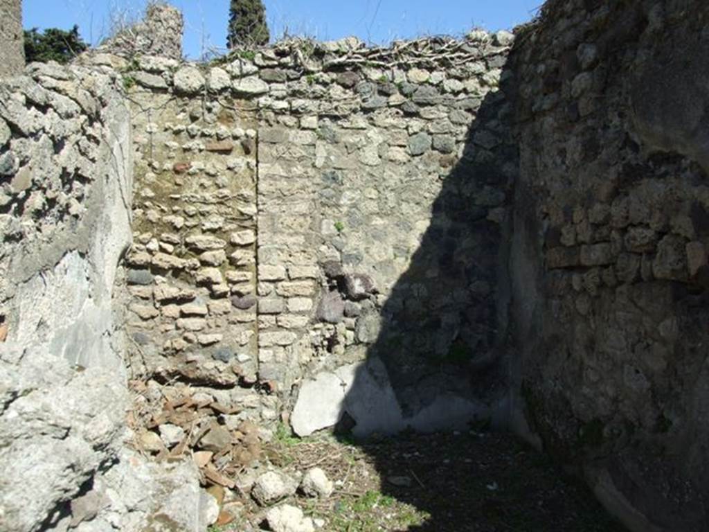 1.3.3 Pompeii.  March 2009.  East wall of cubiculum at north end of east side.