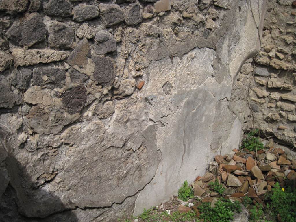 I.3.3 Pompeii. September 2010. Upper peristyle area, north wall and north-east corner of cubiculum. Photo courtesy of Drew Baker.
