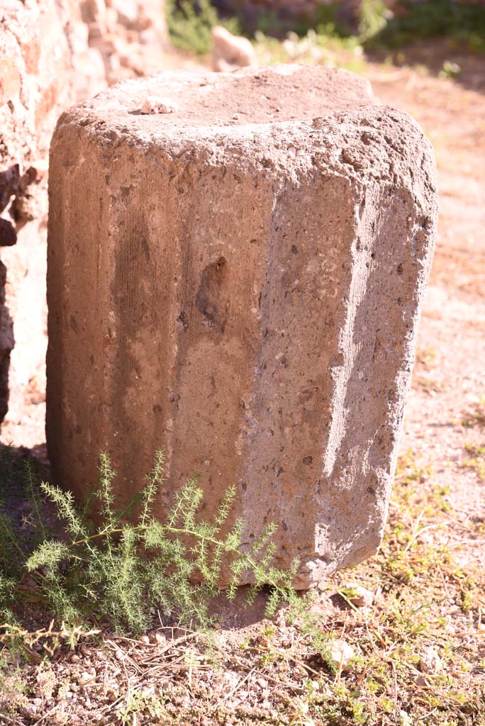 I.4.12 Pompeii. October 2019. Room f, detail, looking south.
Foto Tobias Busen, ERC Grant 681269 DCOR.
