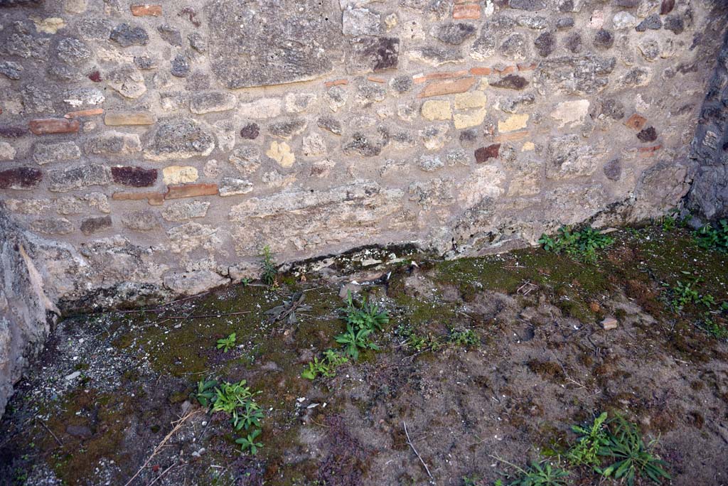 I.4.25/1.4.5 Pompeii. October 2019. Cubiculum 8, lower south wall. 
Foto Tobias Busen, ERC Grant 681269 DCOR.
