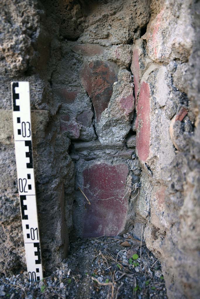 I.4.25/1.4.5 Pompeii. October 2019. South ala 12, detail from south-east corner.
Foto Tobias Busen, ERC Grant 681269 DCOR.
