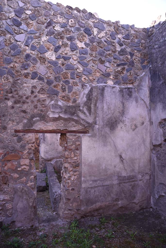 I.4.25 Pompeii. October 2019. 
Room 50, south wall with doorway to room 51, looking towards south-west corner, on right. 
Foto Tobias Busen, ERC Grant 681269 DCOR

