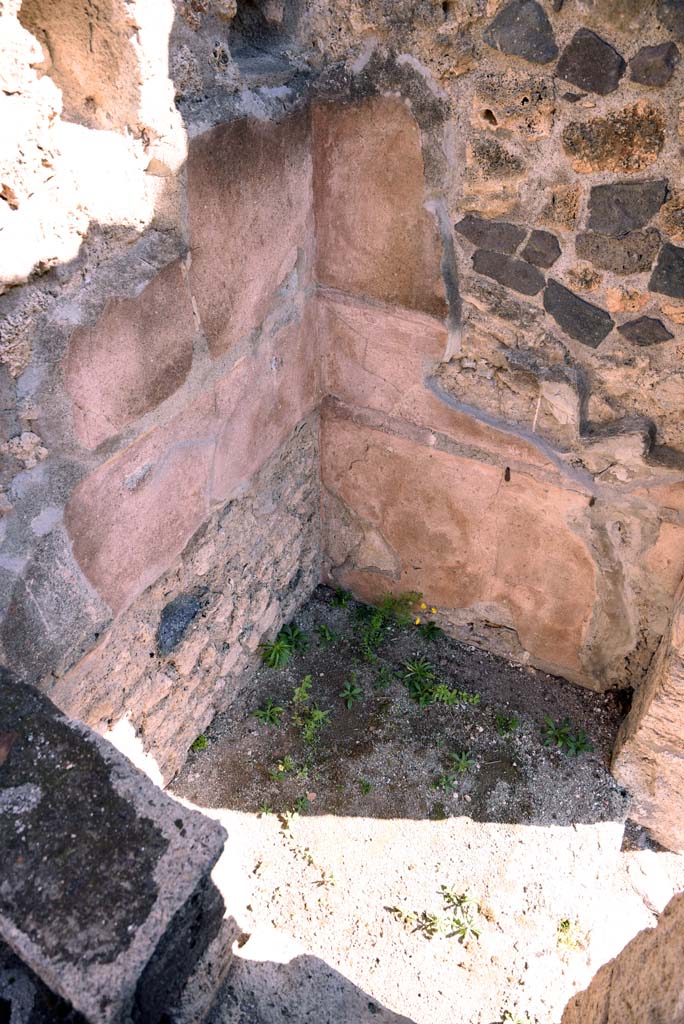 I.4.25/1.4.5 Pompeii. October 2019. Room 16, south-east corner.
Foto Tobias Busen, ERC Grant 681269 DCOR.
