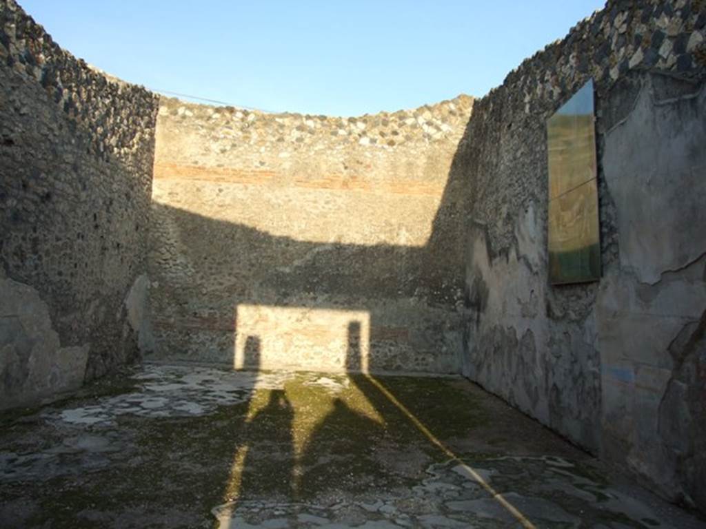 I.4.25 Pompeii. December 2007. Room 19, triclinium of Antiope. Looking east from entrance doorway.