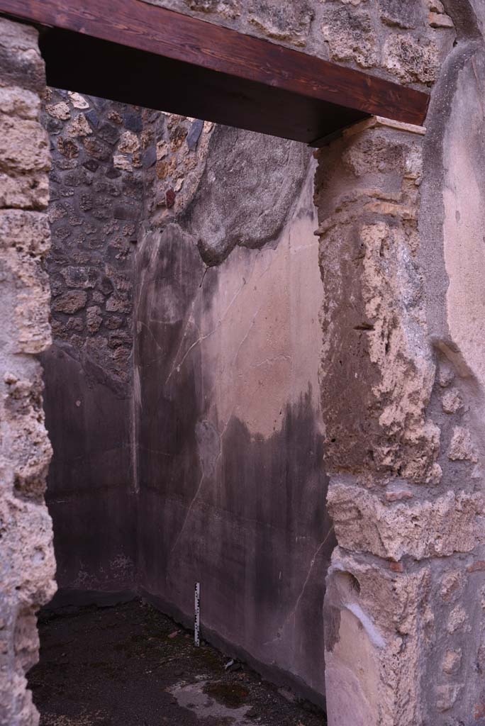 I.4.25 Pompeii. October 2019.
Unnumbered room next to room 30, (?room 66, cubiculum). Looking towards west wall.
Foto Tobias Busen, ERC Grant 681269 DCOR.
