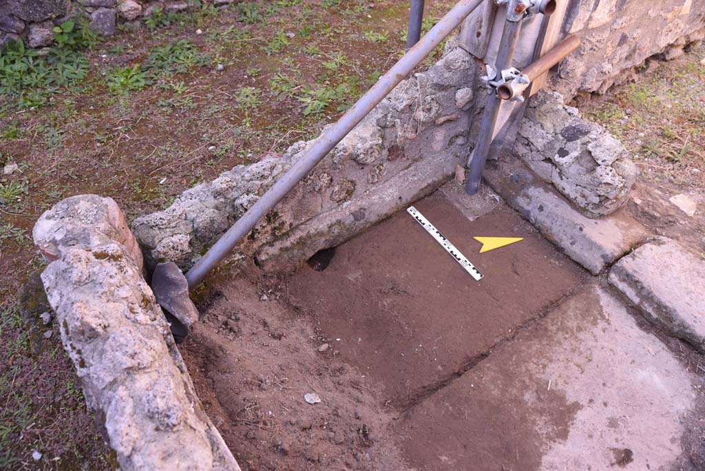 I.4.25/I.4.5 Pompeii. October 2019. Atriolo 43, looking towards west side of impluvium.
Foto Tobias Busen, ERC Grant 681269 DCOR.
