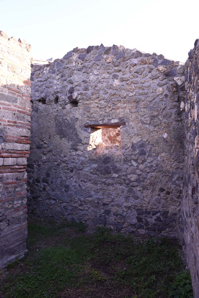 I.4.25 Pompeii. October 2019. Room 64, east wall at end of corridor in Services Area.
Foto Tobias Busen, ERC Grant 681269 DCOR.
