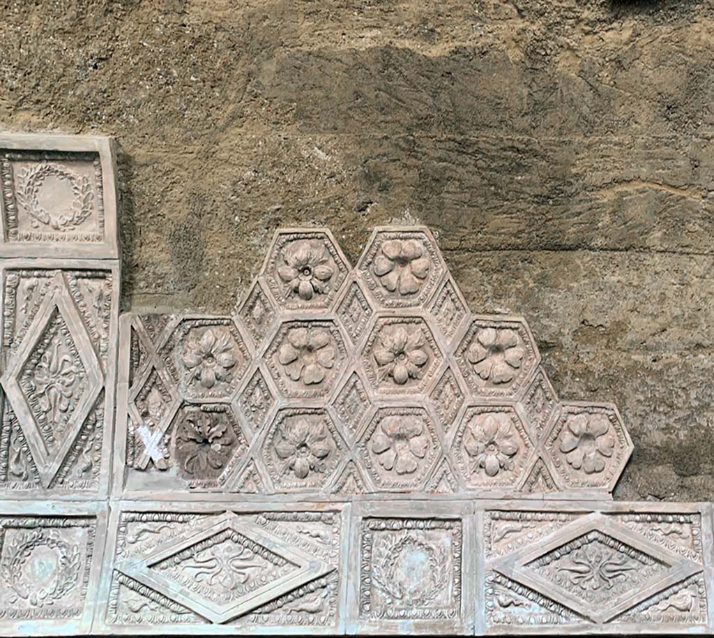 I.6.2 Pompeii. March 2017. 
Detail of fine stuccoed vaulted ceiling in cryptoporticus in north wing. Photo courtesy of Davide Peluso.
