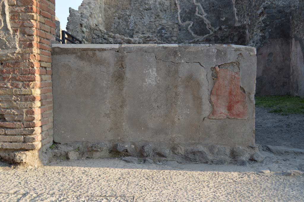 I.7.8 Pompeii. October 2017. Looking south to front façade of counter.
Foto Taylor Lauritsen, ERC Grant 681269 DÉCOR.

