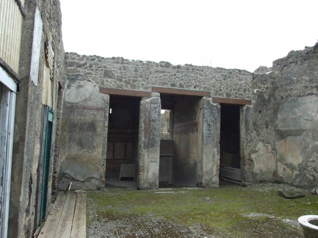 I.9.14 Pompeii. March 2009.  Room 8. Atrium. Looking south to front of house.