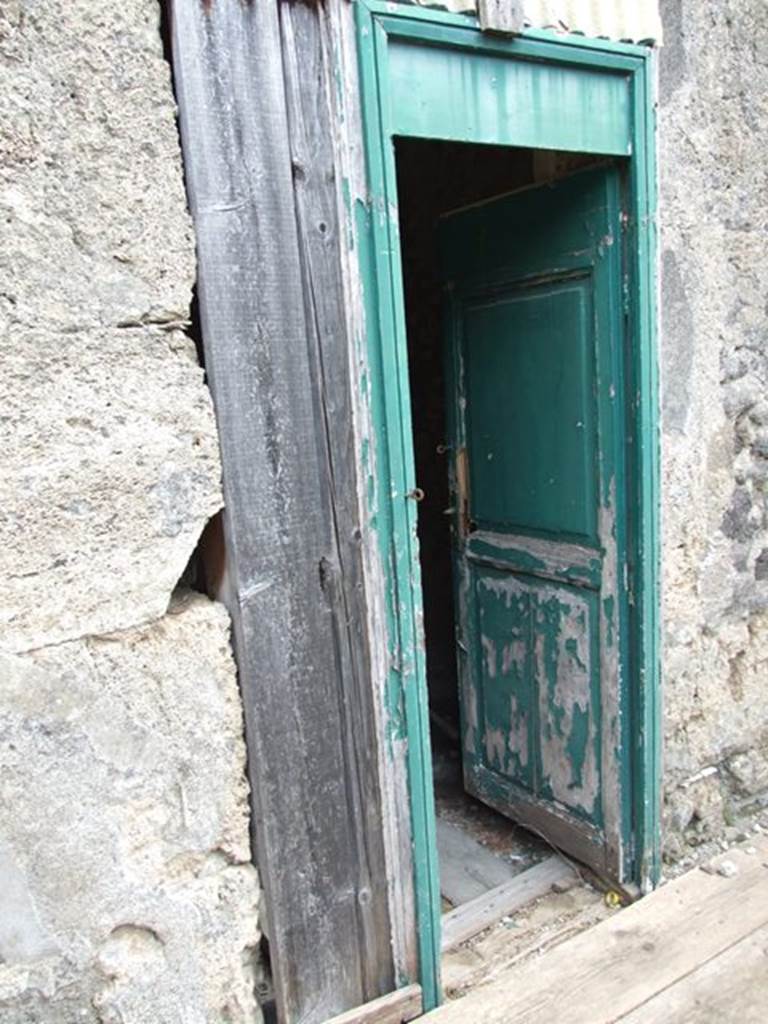 I.9.14 Pompeii. March 2009.  Room 11. Doorway from atrium.