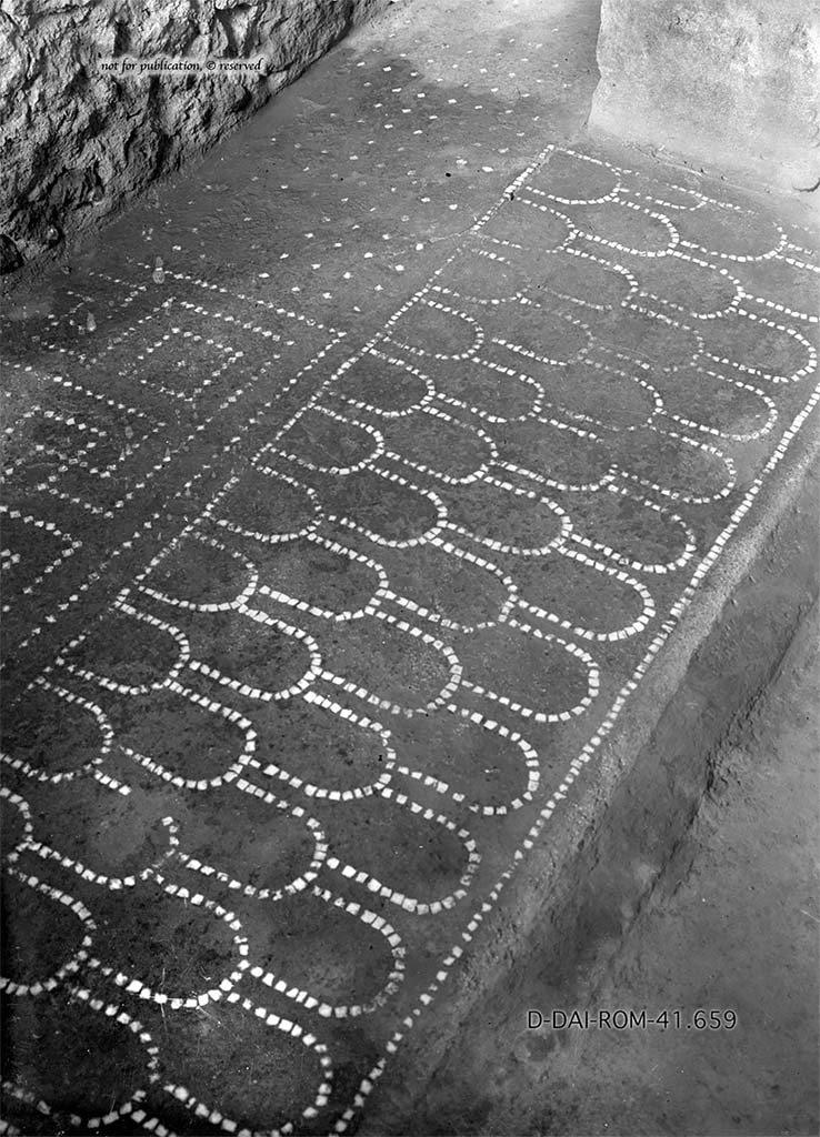 I.10.4 Pompeii. Pre 1938. Room 18, lower level, mosaic floor from “corridor” on lower east side of room.
DAIR 41.659. Photo © Deutsches Archäologisches Institut, Abteilung Rom, Arkiv.
See Pernice, E.  1938. Pavimente und Figürliche Mosaiken: Die Hellenistische Kunst in Pompeji, Band VI. Berlin: de Gruyter, Taf. 23,4.
