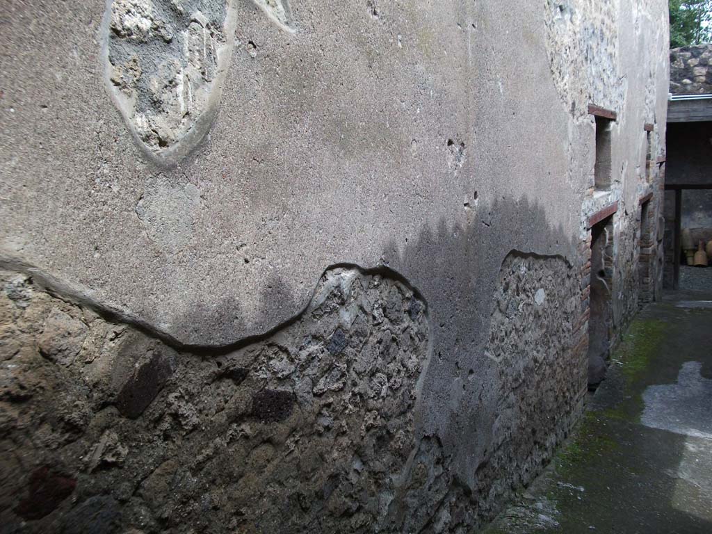 I.10.4 Pompeii. May 2010. North wall of passage P.