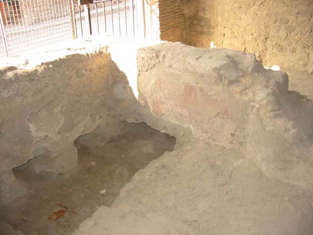 I.12.3 Pompeii. May 2003. Looking towards north-east corner at rear of counter.
Photo courtesy of Nicolas Monteix.
