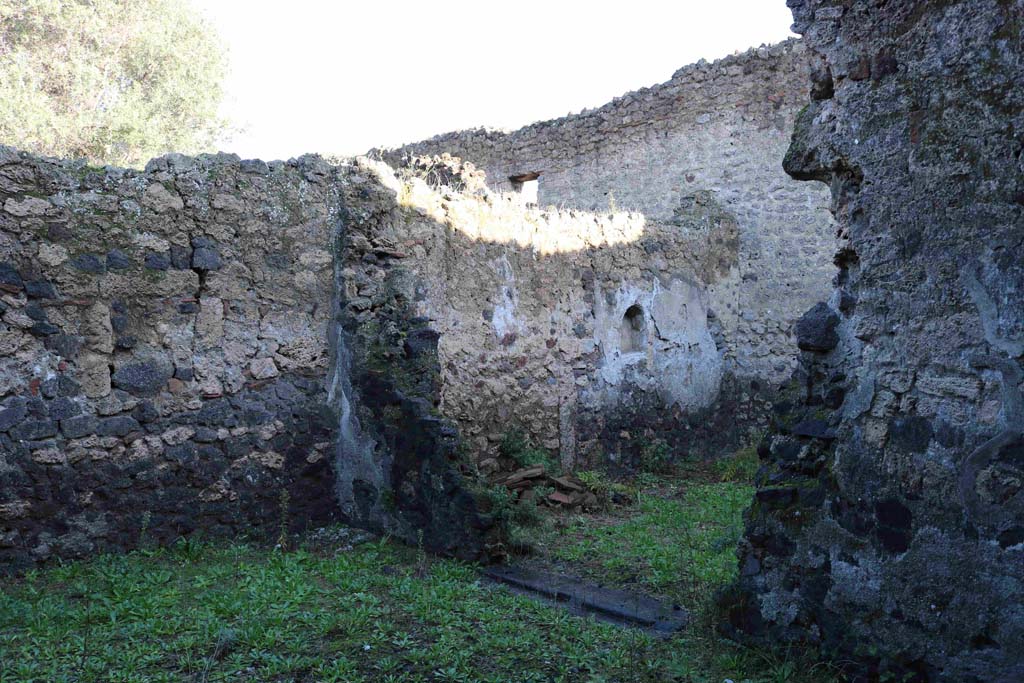 I.12.8 Pompeii. December 2018. Room 2, looking towards doorway on east side of entrance room. Photo courtesy of Aude Durand.