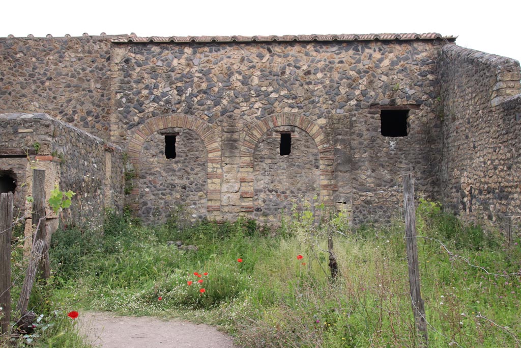 I.15.1 Pompeii. May 2024. Looking north towards rear of house. Photo courtesy of Klaus Heese.