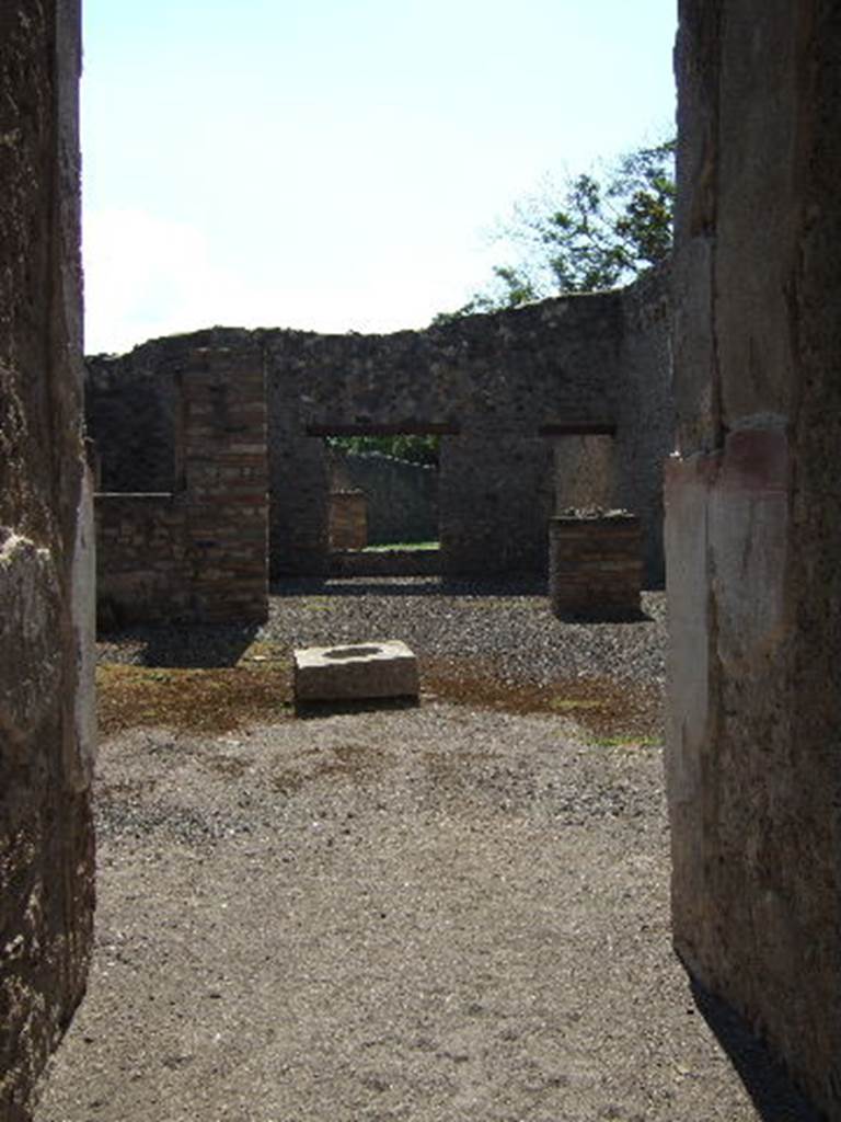 I.16.4 Pompeii. December 2006.Looking south across atrium, from entrance corridor.