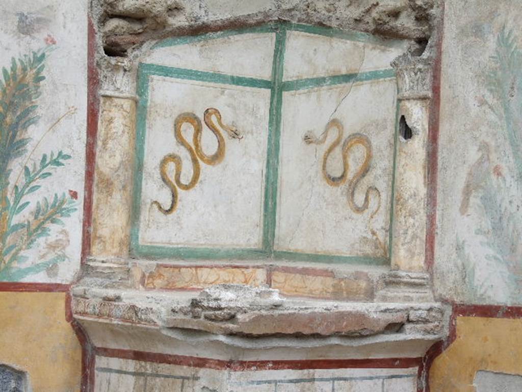 I.16.4 Pompeii. December 2006. Details of upper part of lararium.