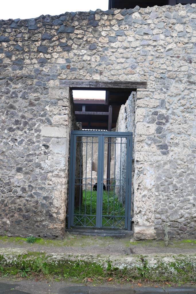 I.20.3 Pompeii. December 2018. Entrance doorway. Photo courtesy of Aude Durand.