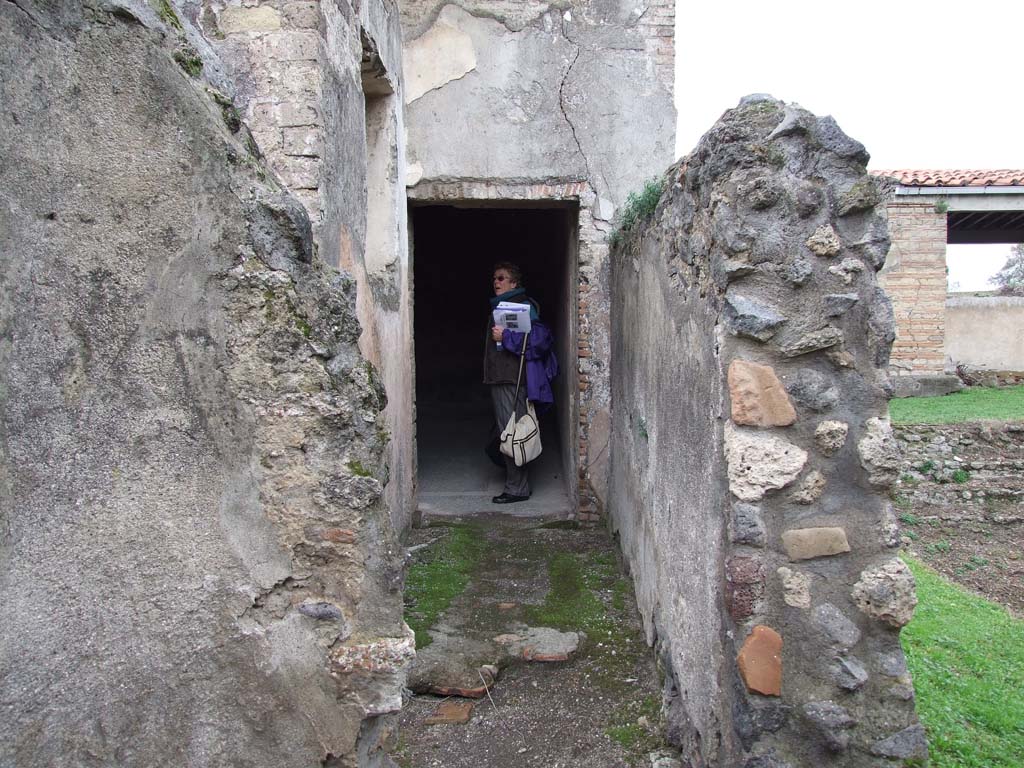 II.4.6 Pompeii. December 2006. Looking north to entrance to frigidarium or apodyterium, a room used as a dressing room.