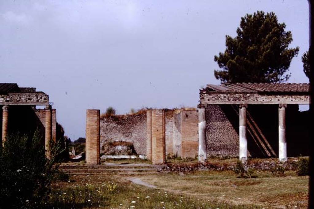 II.7.9 Pompeii. 1972. Looking west across palestra towards altar against west wall. Photo by Stanley A. Jashemski. 
Source: The Wilhelmina and Stanley A. Jashemski archive in the University of Maryland Library, Special Collections (See collection page) and made available under the Creative Commons Attribution-Non Commercial License v.4. See Licence and use details.
J72f0390

