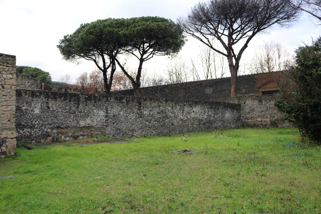 II.8.1 Pompeii. December 2018. Looking north-east across garden area. Photo courtesy of Aude Durand.

