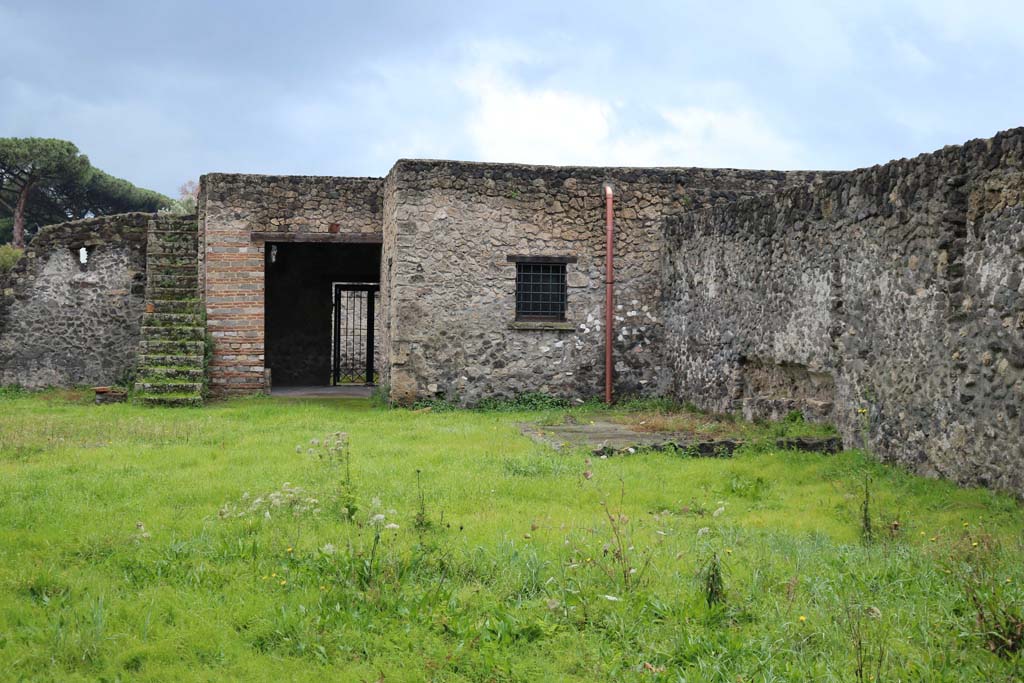 II.8.1 Pompeii. December 2018. Looking west across garden area. Photo courtesy of Aude Durand.