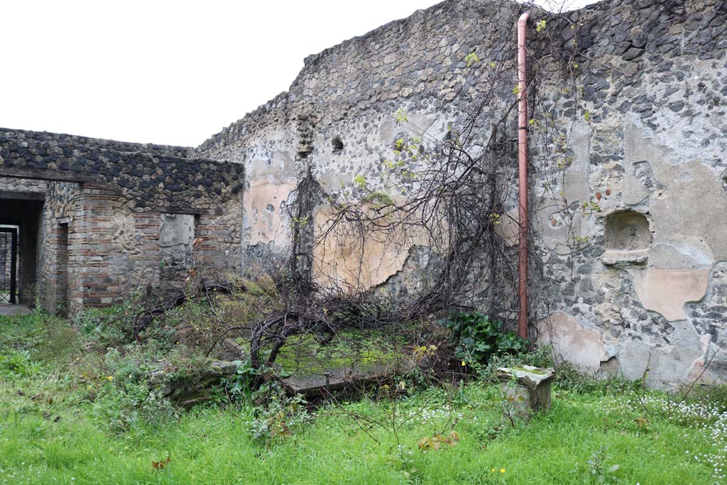 II.8.2 Pompeii. December 2018. Looking north-west across garden area. Photo courtesy of Aude Durand.