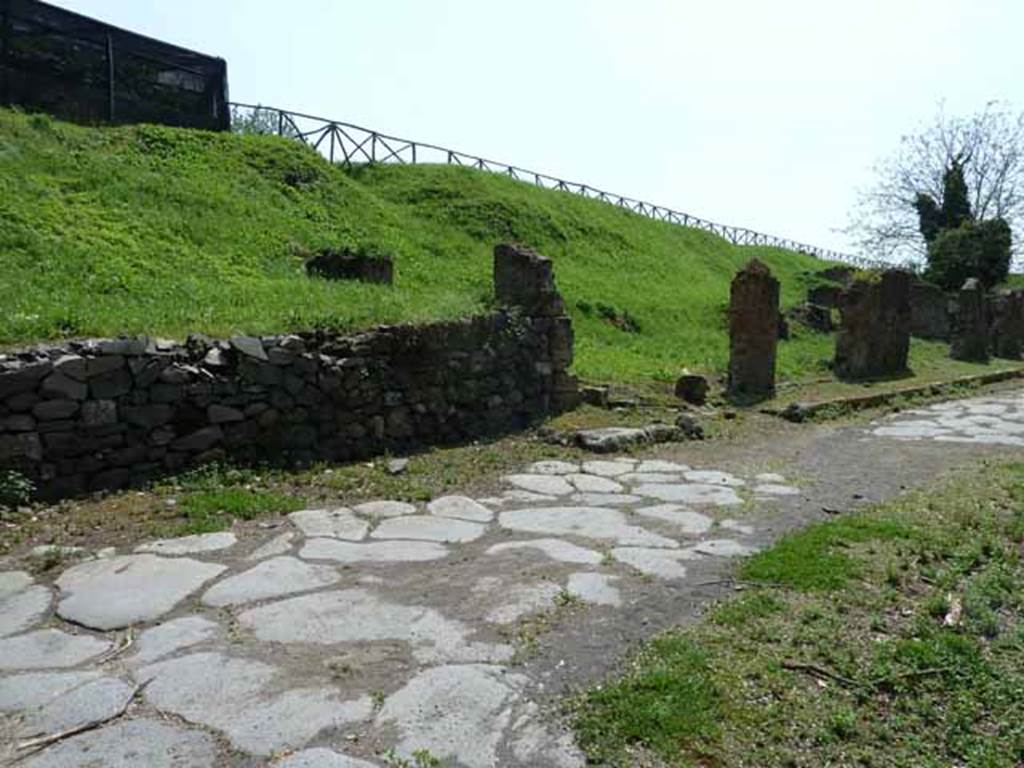 III.11.6 Pompeii. May 2010. Looking west along III.12 and III.11.