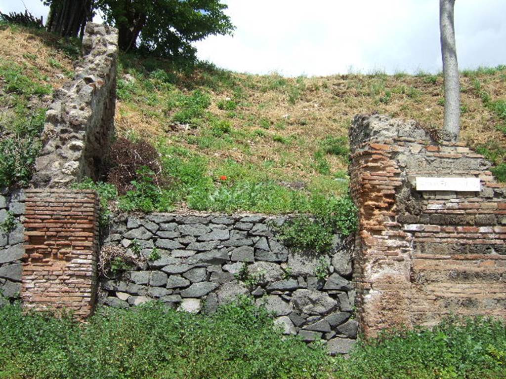 IV.2.e Pompeii. May 2006. Entrance.