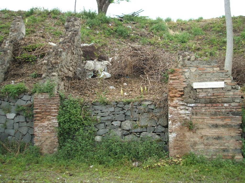 IV.2.e Pompeii. May 2005.  Entrance.