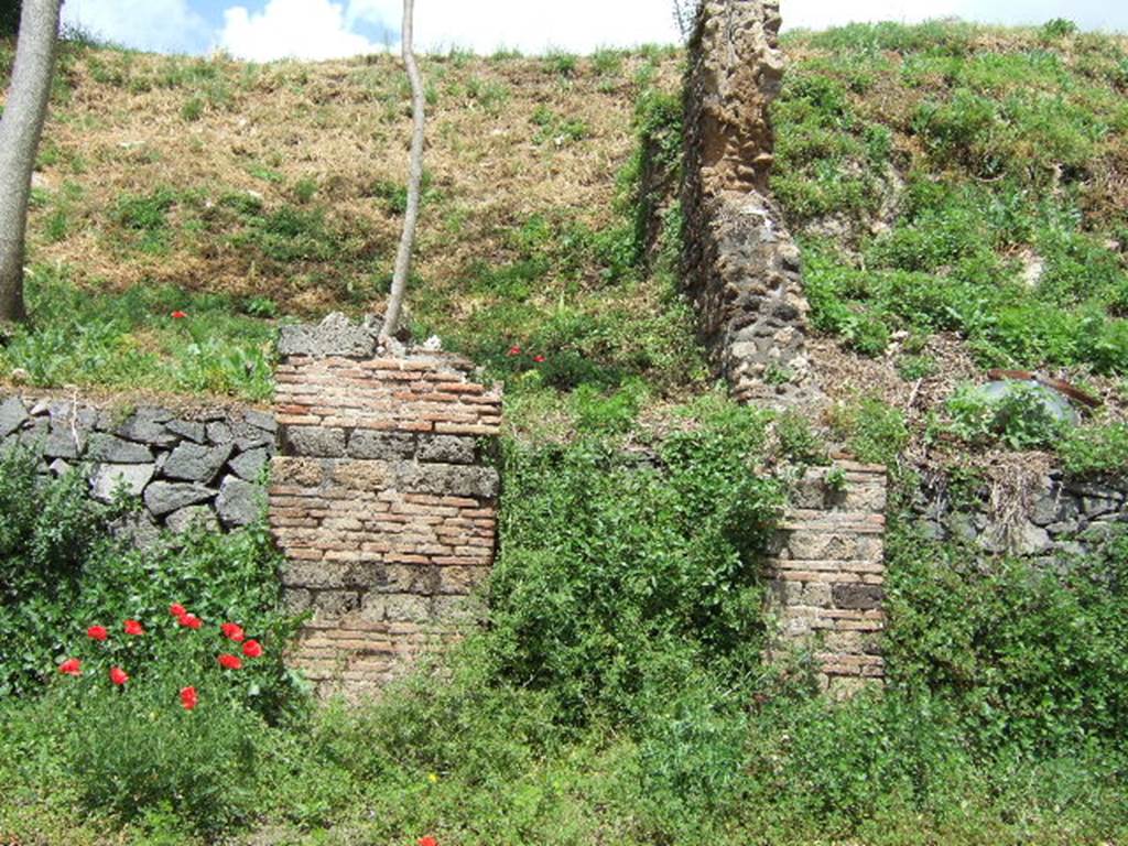 IV.2.g Pompeii.  May 2006.  Entrance (centre).