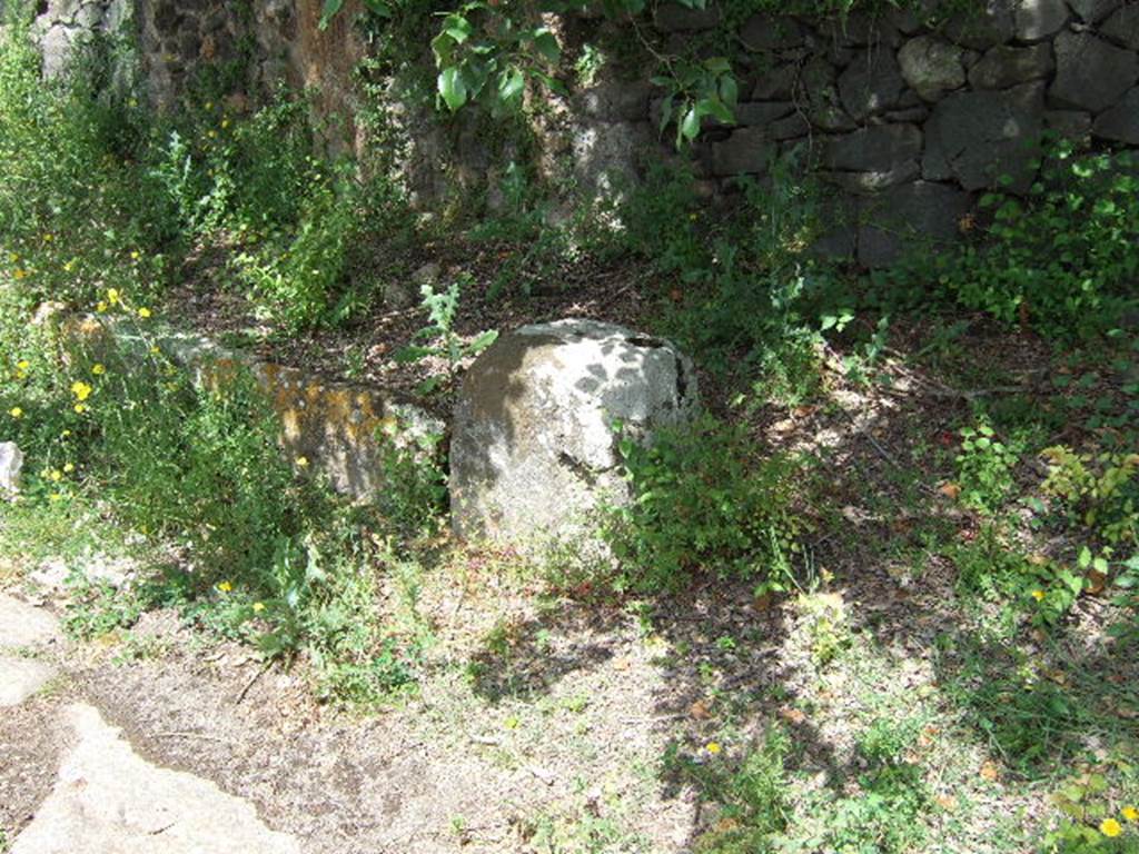 IV.5.c Pompeii.  May 2006.  Western edge of ramp.