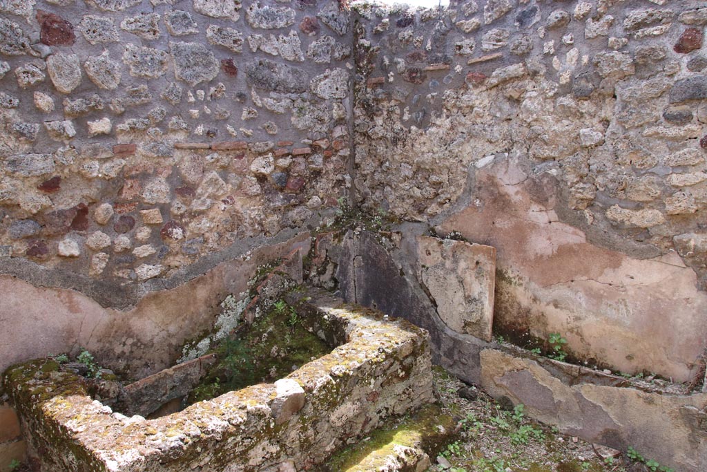 V.1.7 Pompeii. May 2024. Room 20, looking towards south-west corner and basin against south wall. Photo courtesy of Klaus Heese.