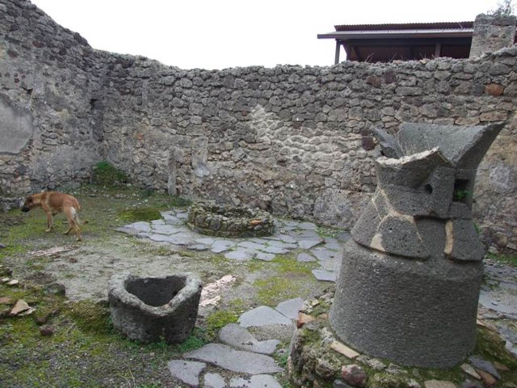 V.3.8 Pompeii. December 2007. Atrium used as a bakery. Looking south-west. 