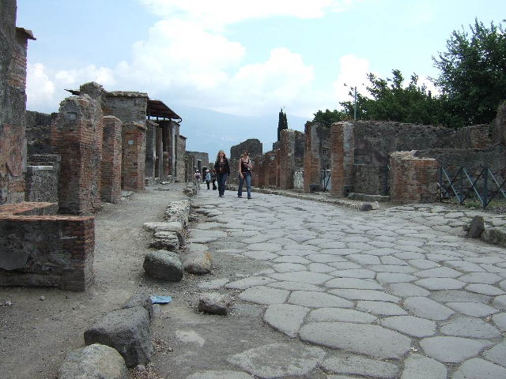 Via Consolare outside VI.1.2 near Herculaneum Gate.