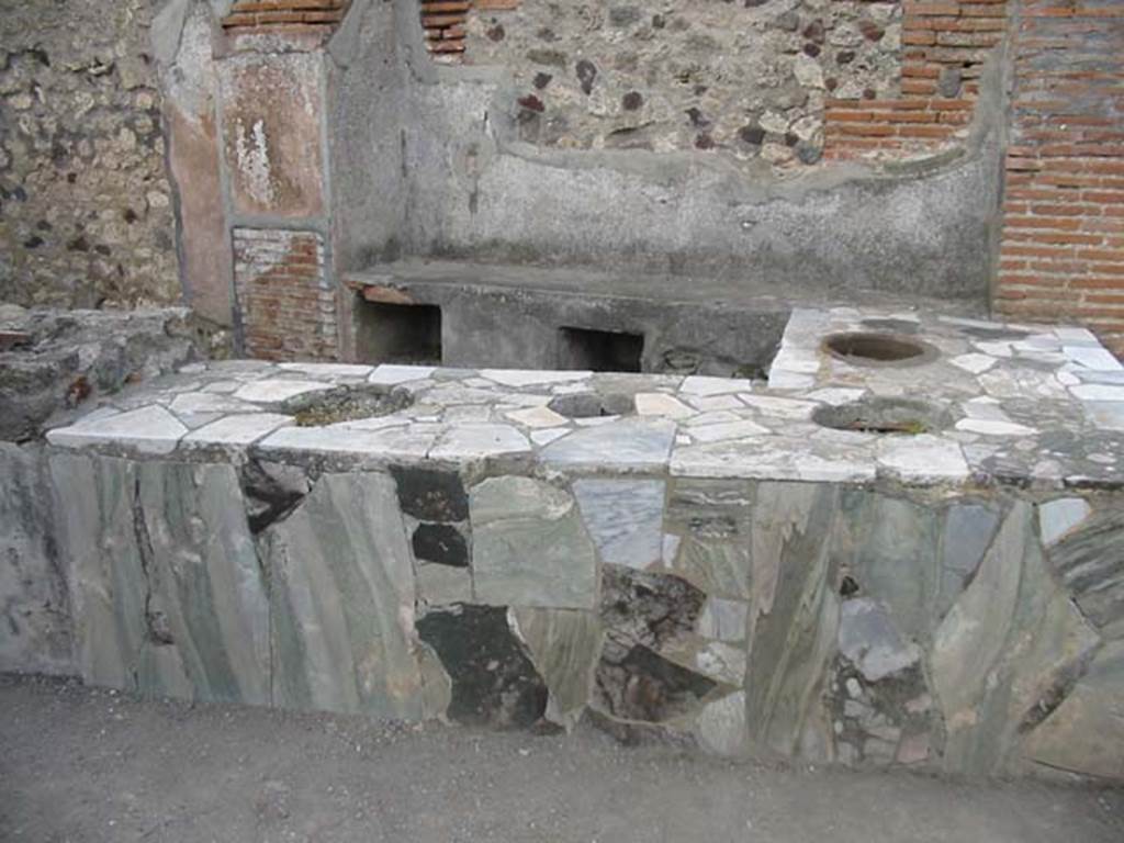 VI.3.20 Pompeii. May 2003. Looking east across counter. Photo courtesy of Nicolas Monteix.